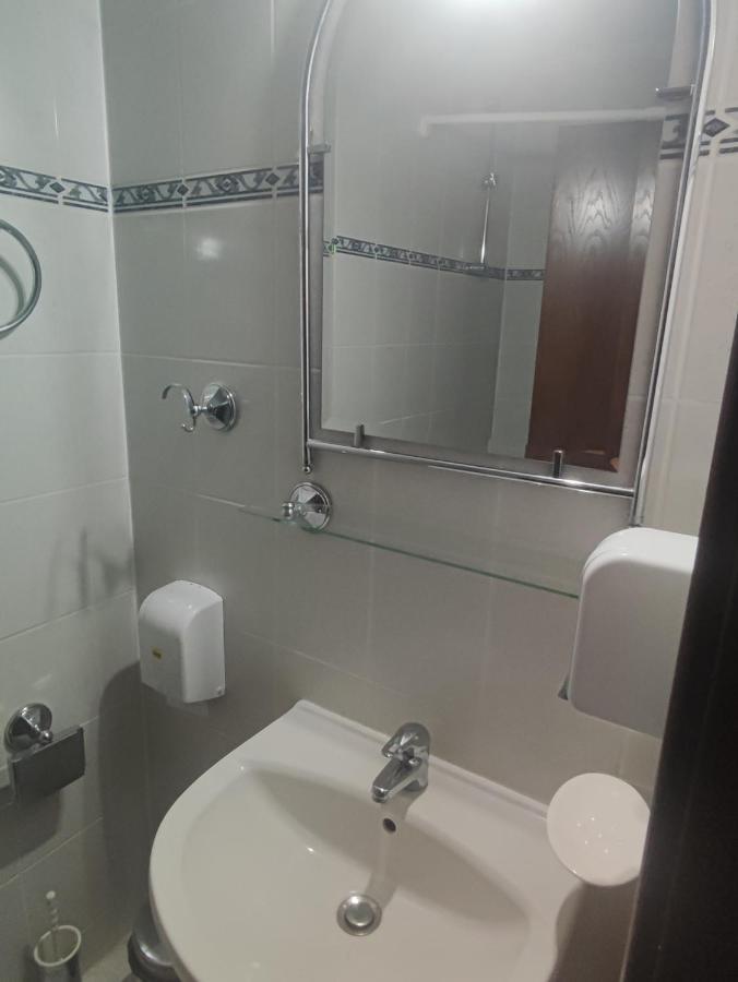 Кианти Hotell Kŭrdzhali Eksteriør bilde