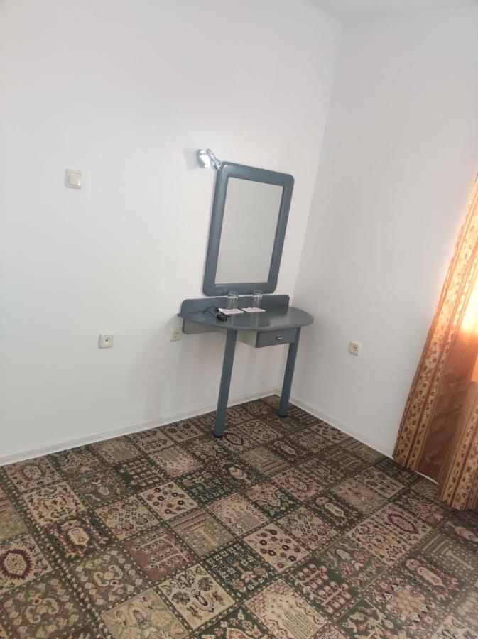 Кианти Hotell Kŭrdzhali Eksteriør bilde
