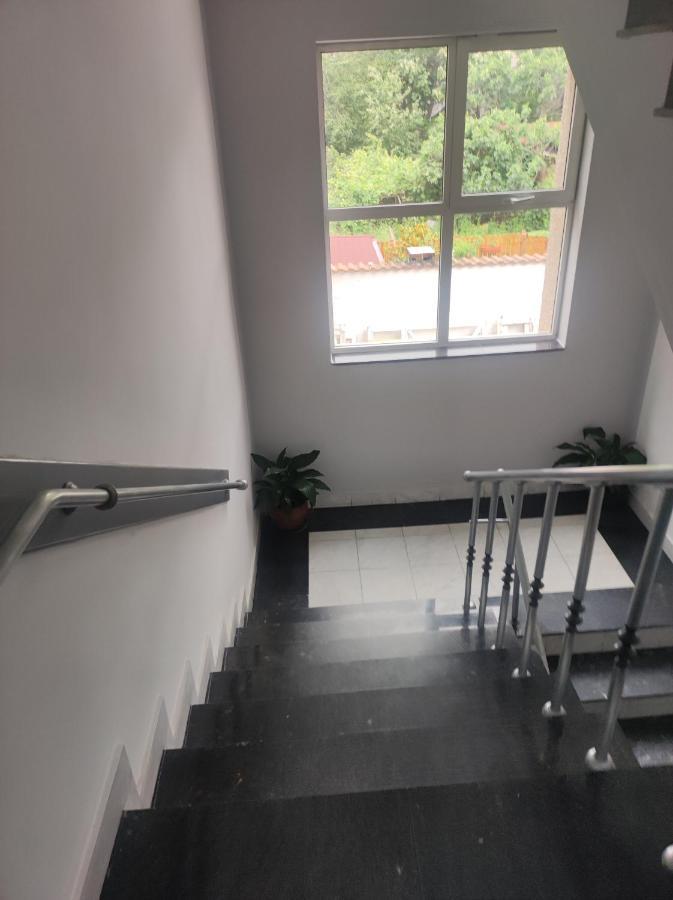 Кианти Hotell Kŭrdzhali Eksteriør bilde